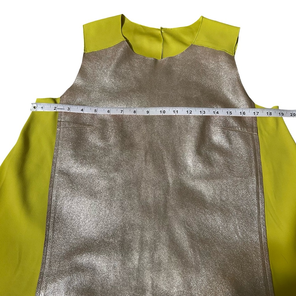 Metallic Panel Mod Swing Top
Chartreuse Avant Garde Colorblock Tank - Picture 5 of 7